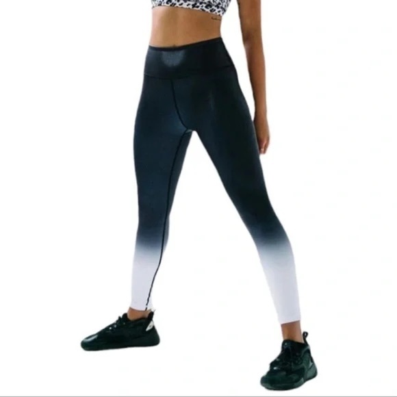 ZYIA Black and White Ombre Leggings - Picture 2 of 3